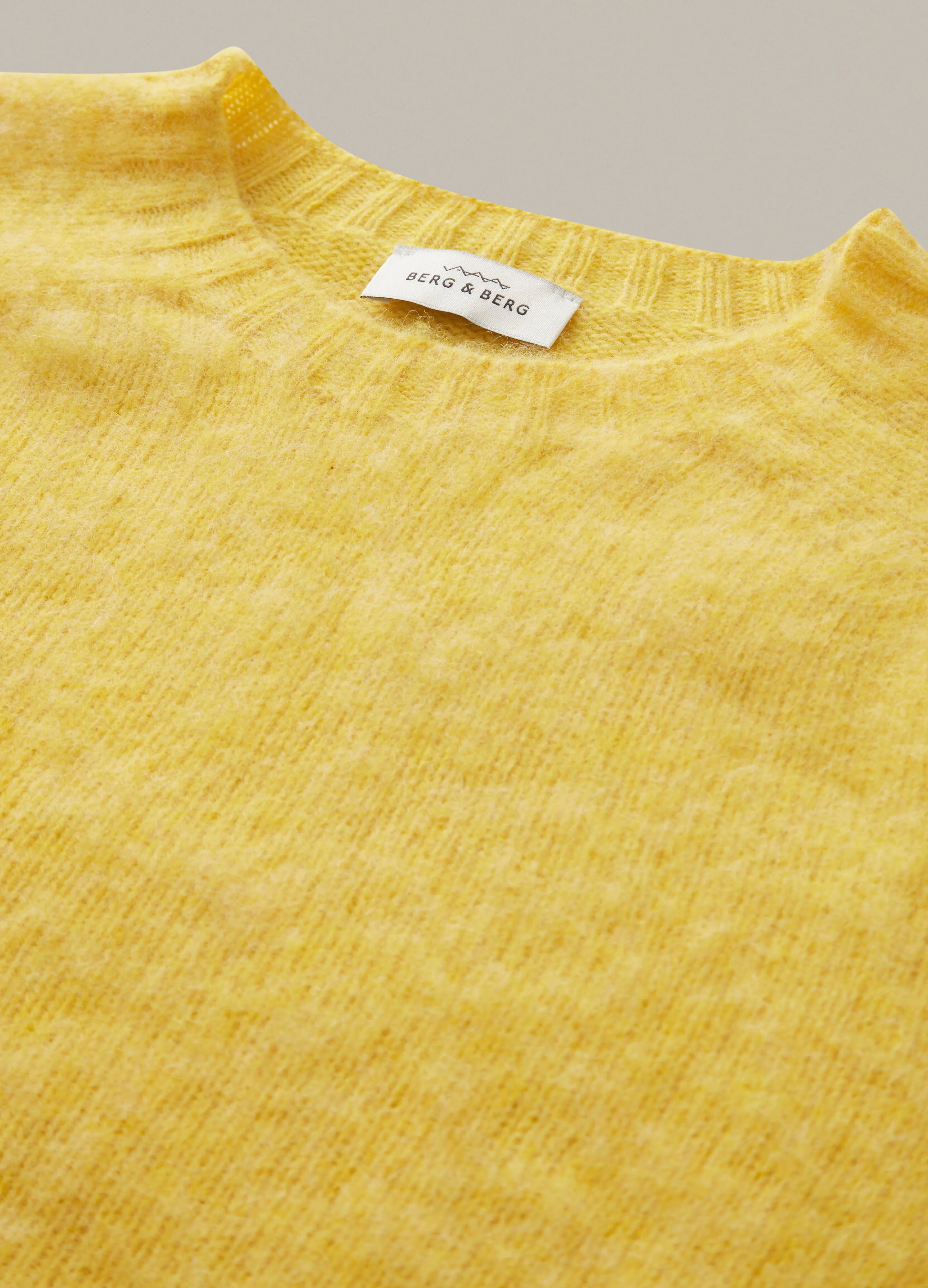 Bobbo Shaggy Crewneck - Yellow