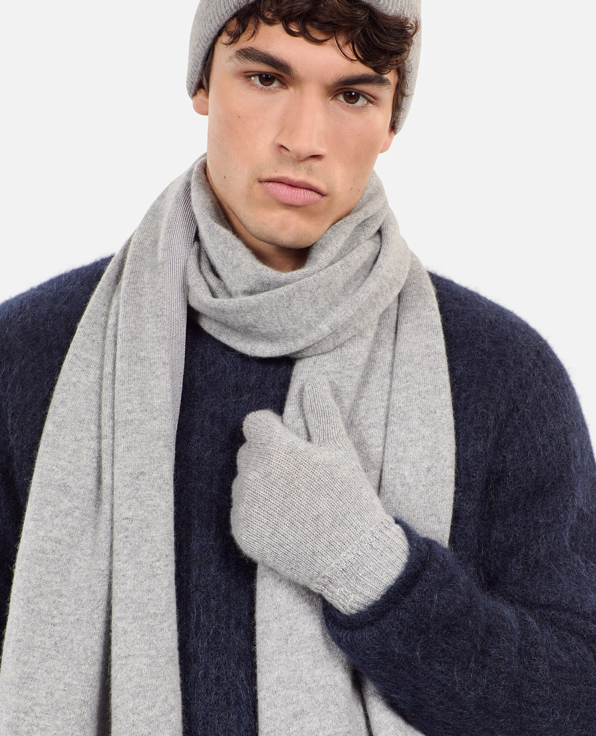 Grey cashmere scarf