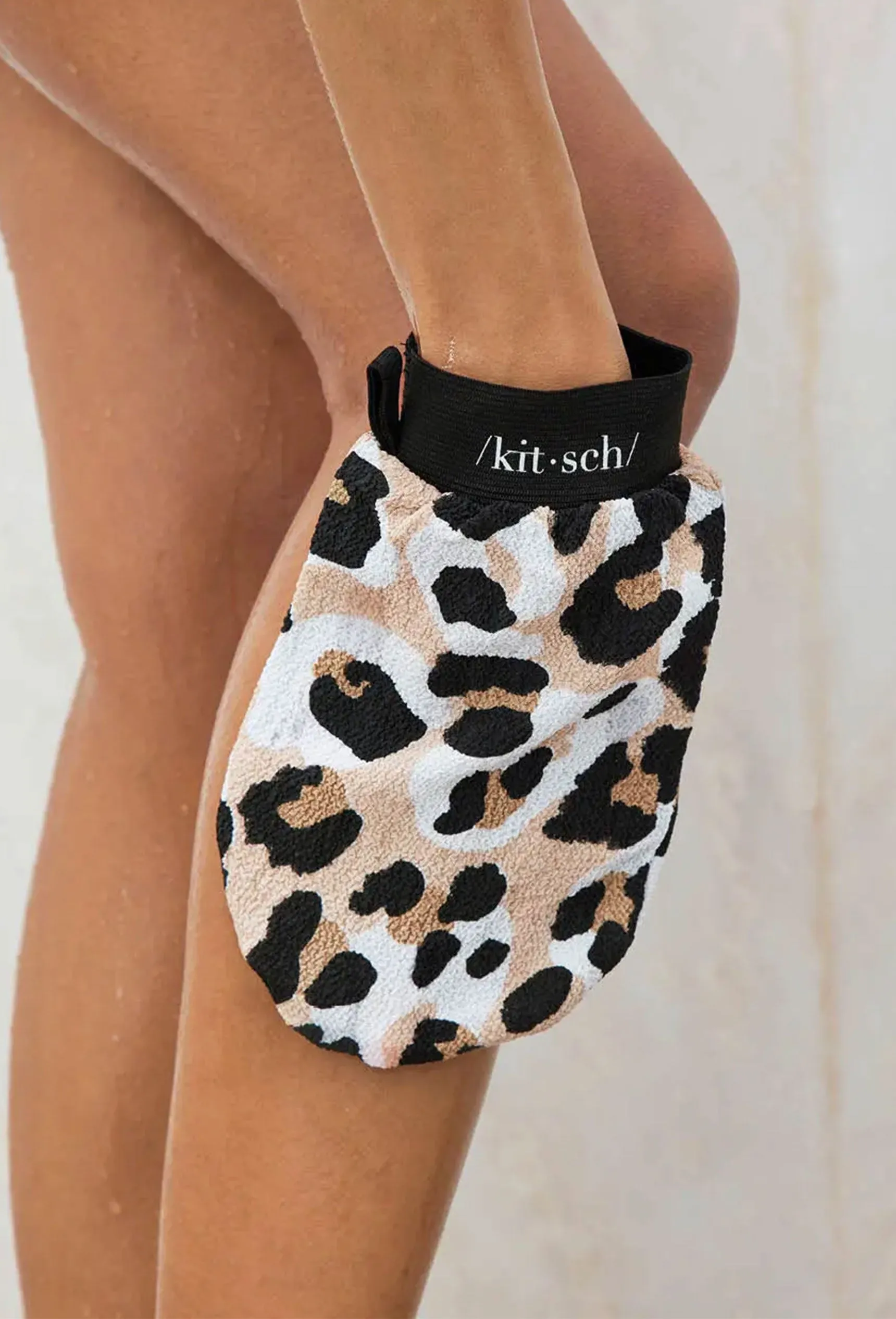 Kitsch Exfoliating Glove in Leopard