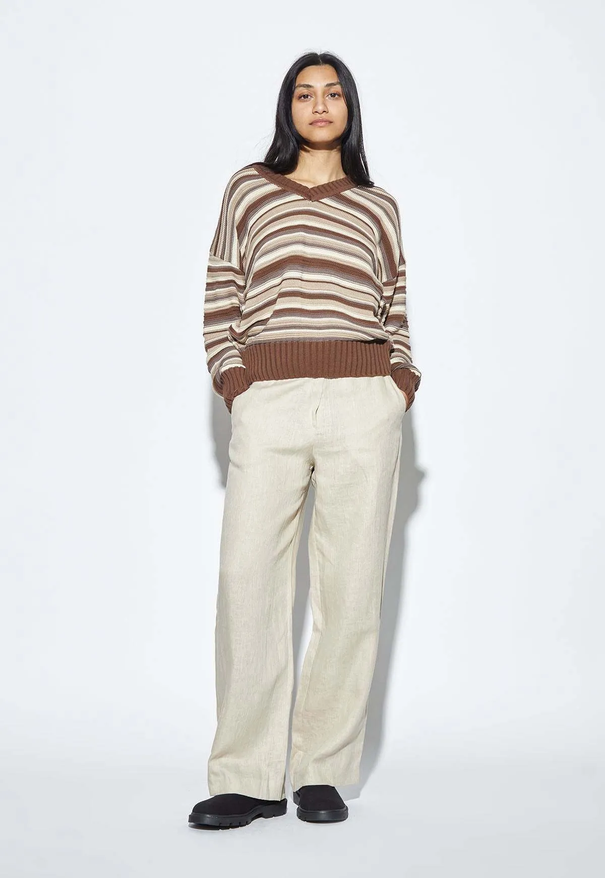 Oda V neck Sweater - Neutral