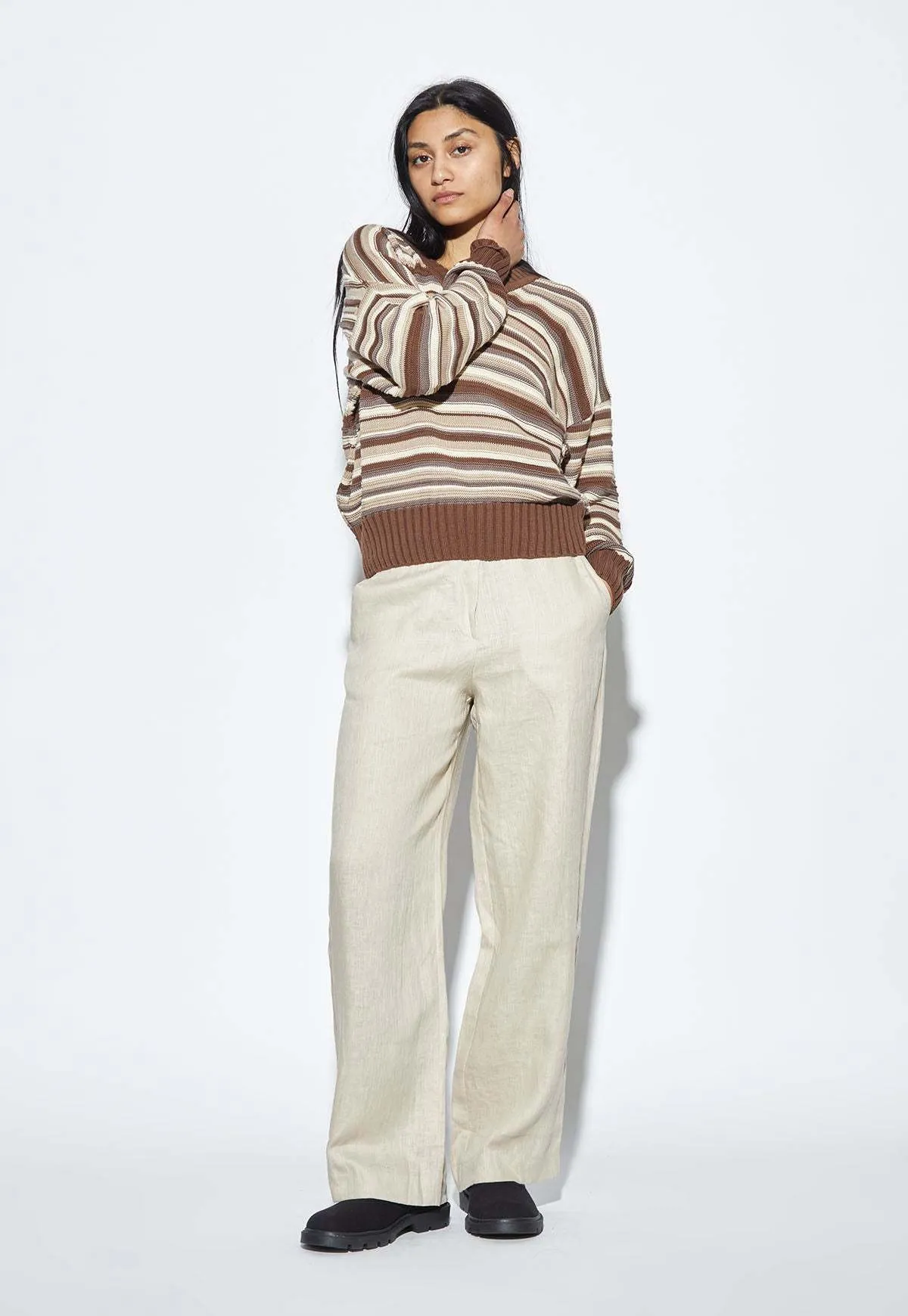 Oda V neck Sweater - Neutral