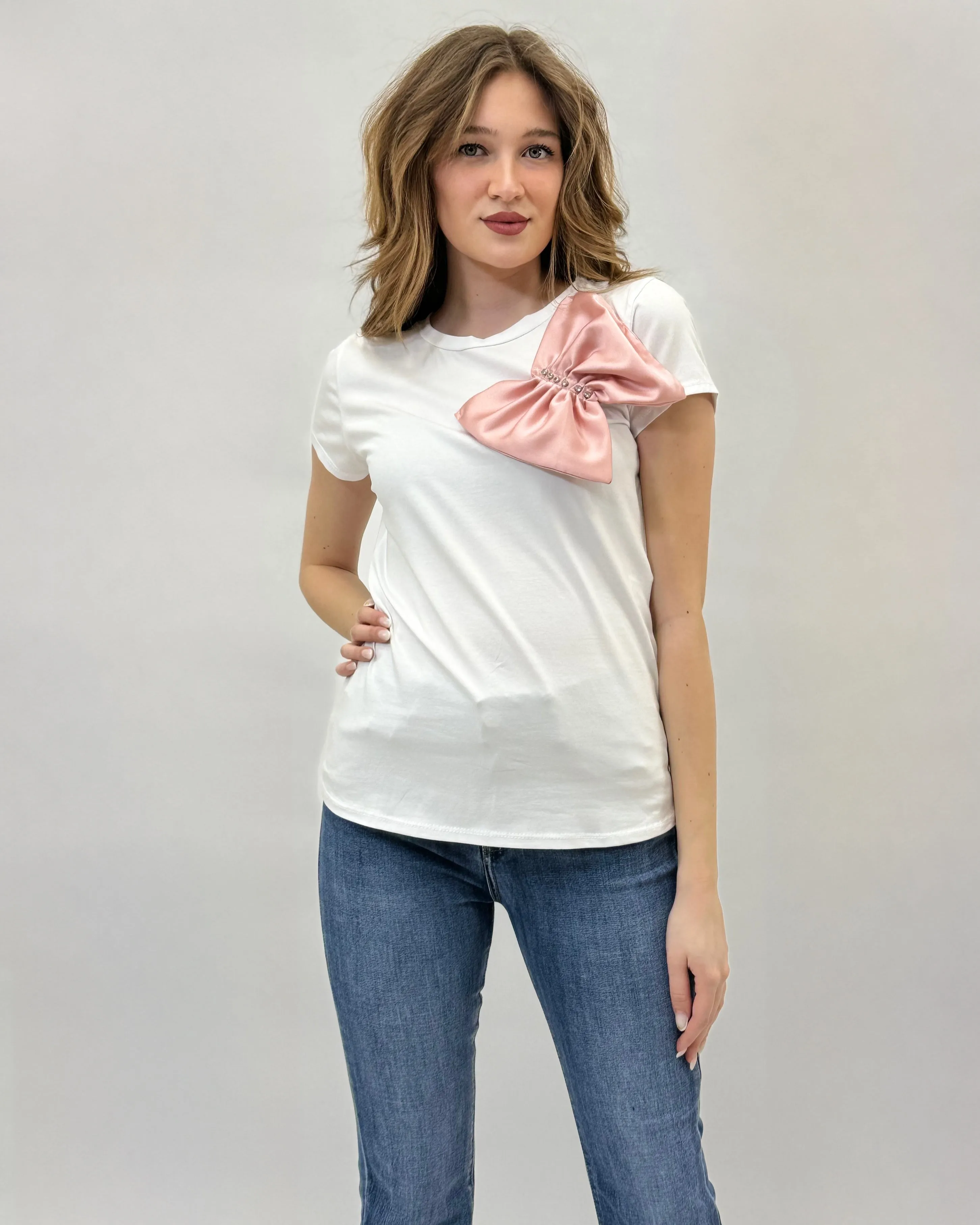 T-shirt in cotone con fiocco