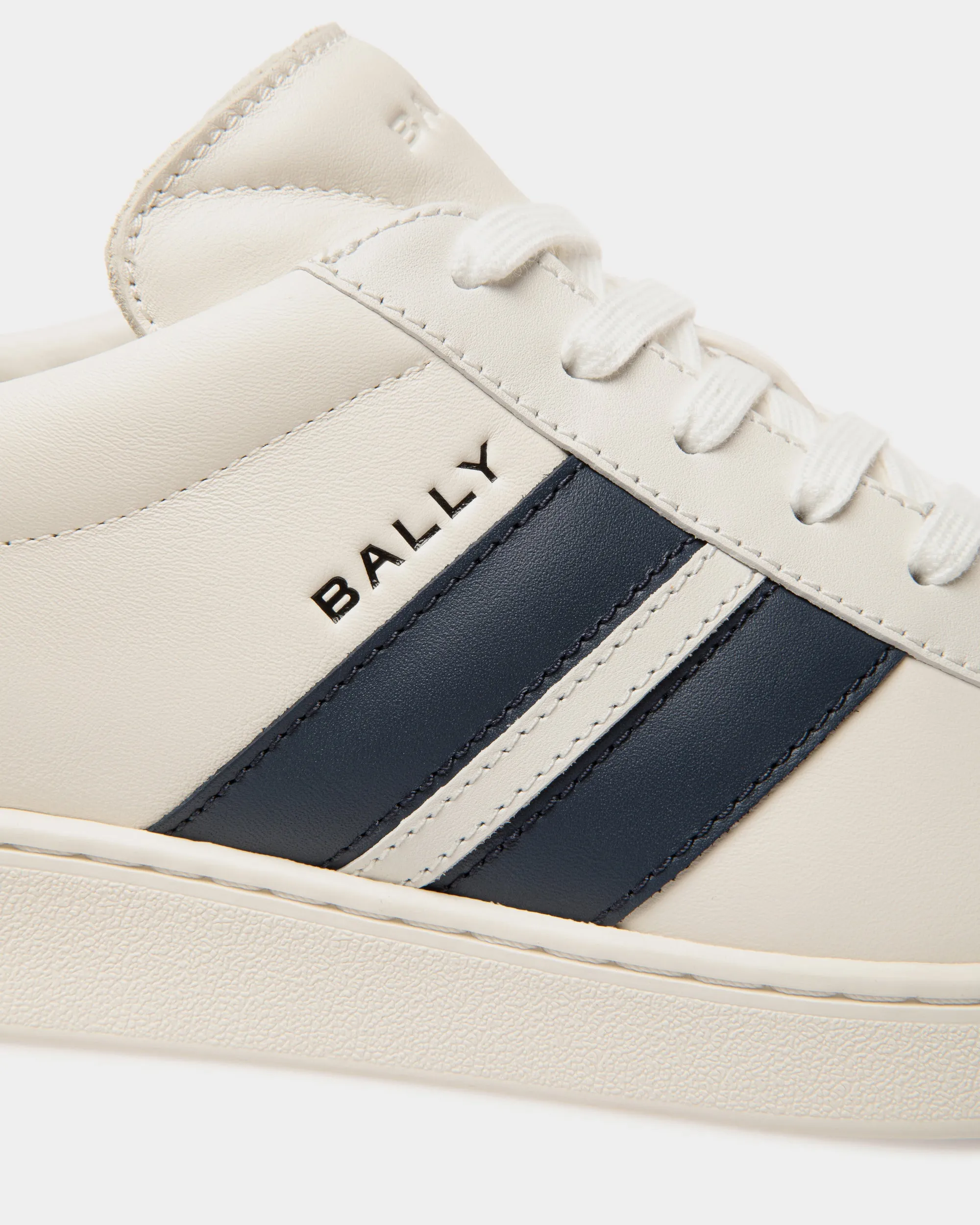 Tennis Sneaker in White and Navy Blue Leather 