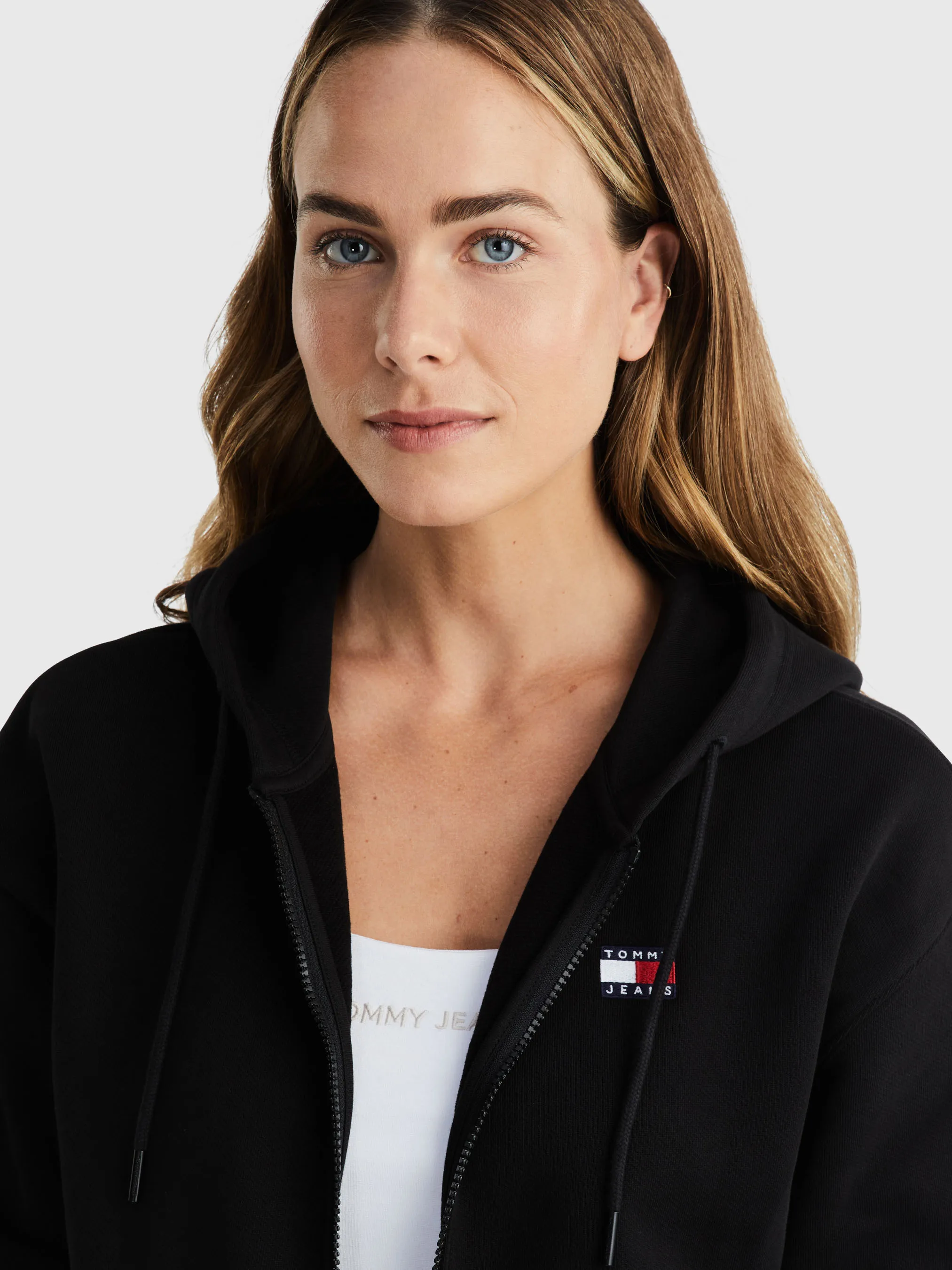 Tommy Badge Zip-Thru Relaxed Hoodie | Sweatshirts & Hoodies | Tommy Jeans