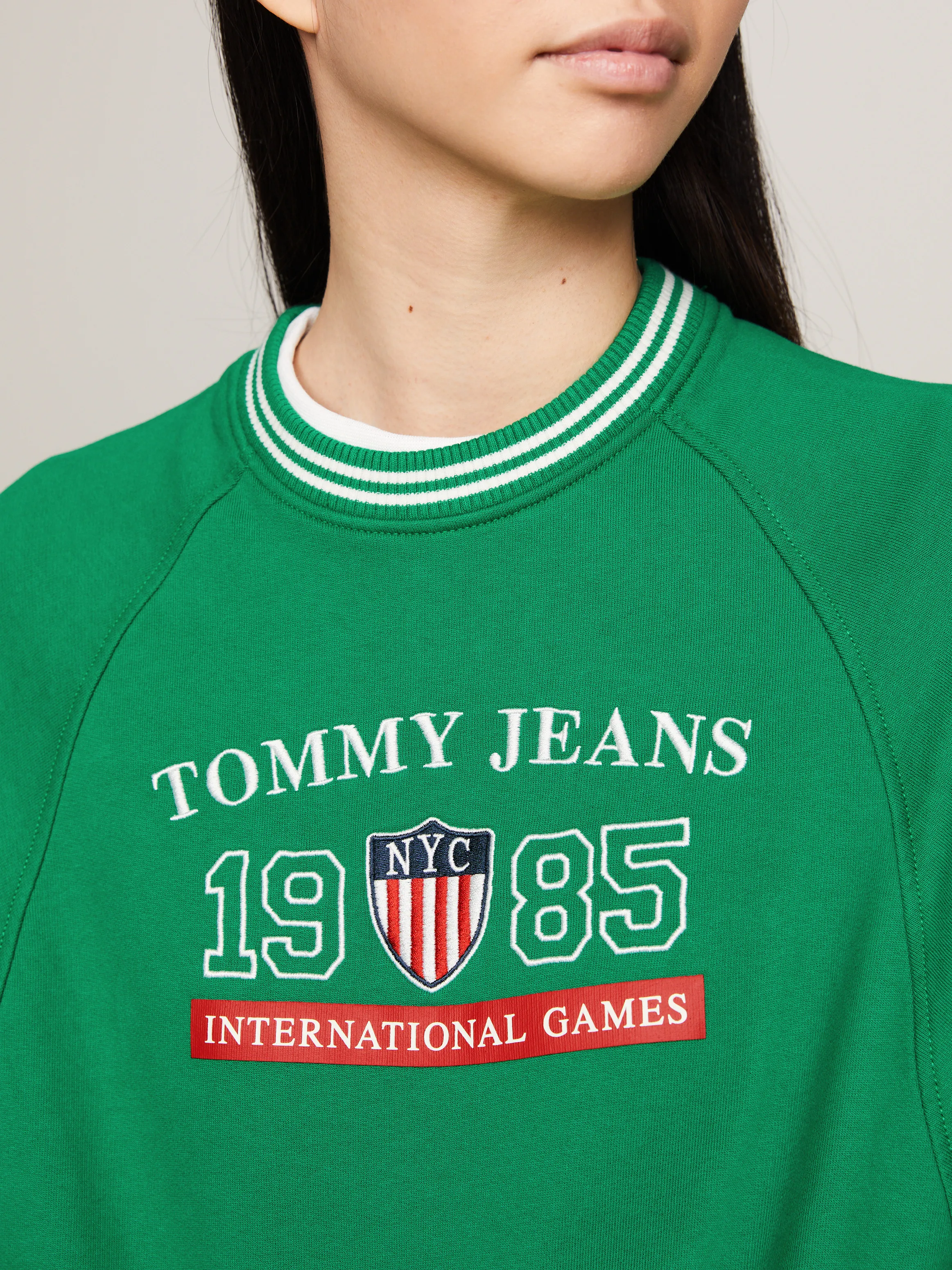 Tommy Jeans International Games Cropped Sweatshirt | Sweatshirts & Hoodies |Tommy Jeans