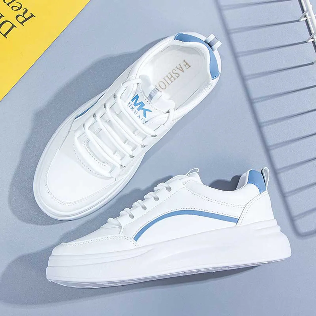 White blue stripe lace up shoe sneaker 2662