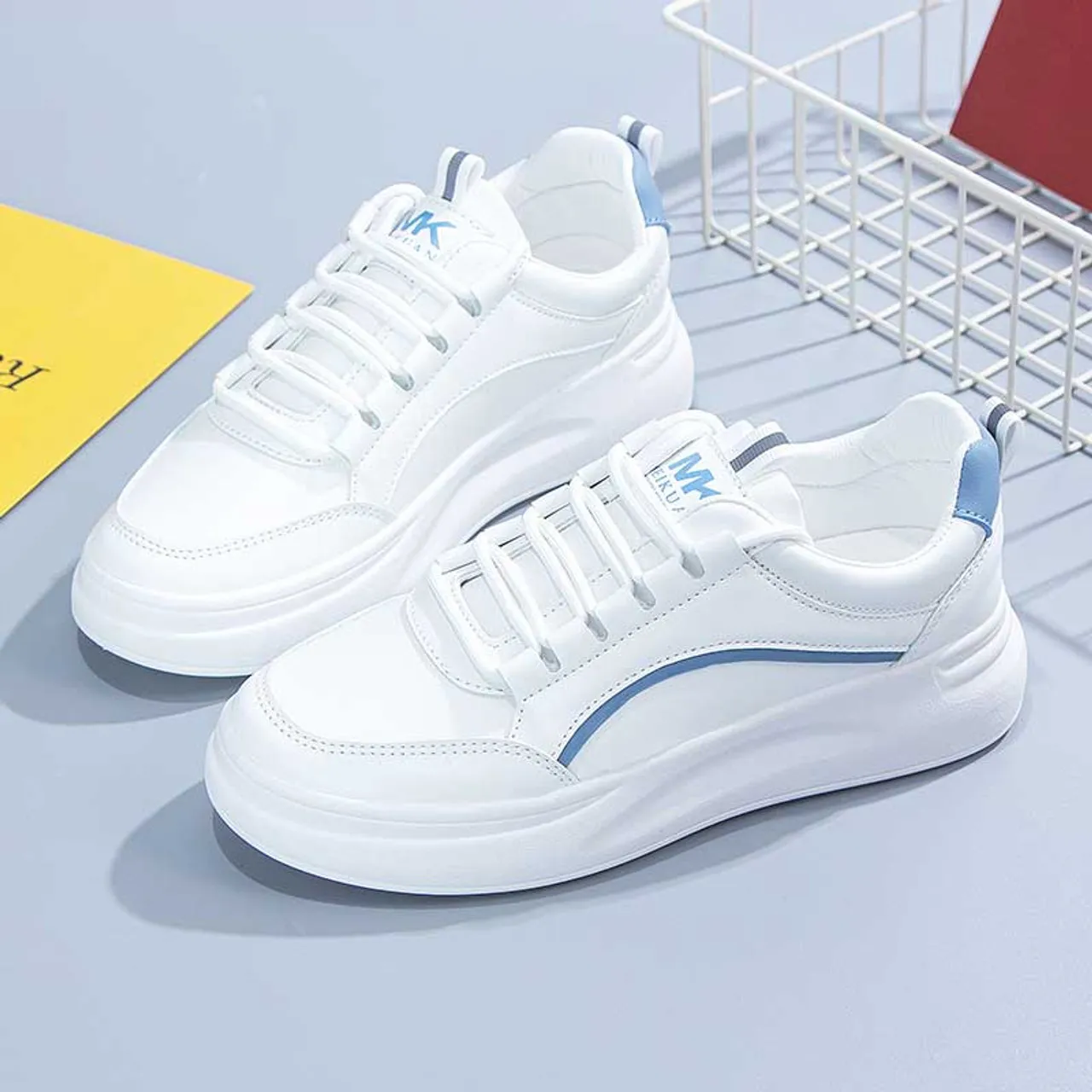 White blue stripe lace up shoe sneaker 2662