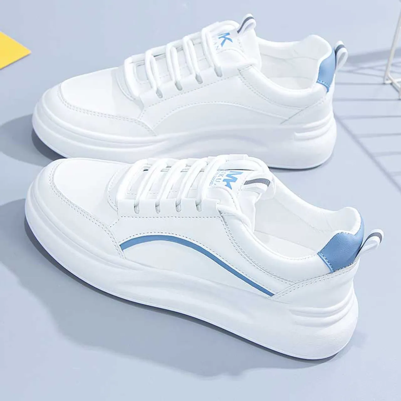 White blue stripe lace up shoe sneaker 2662