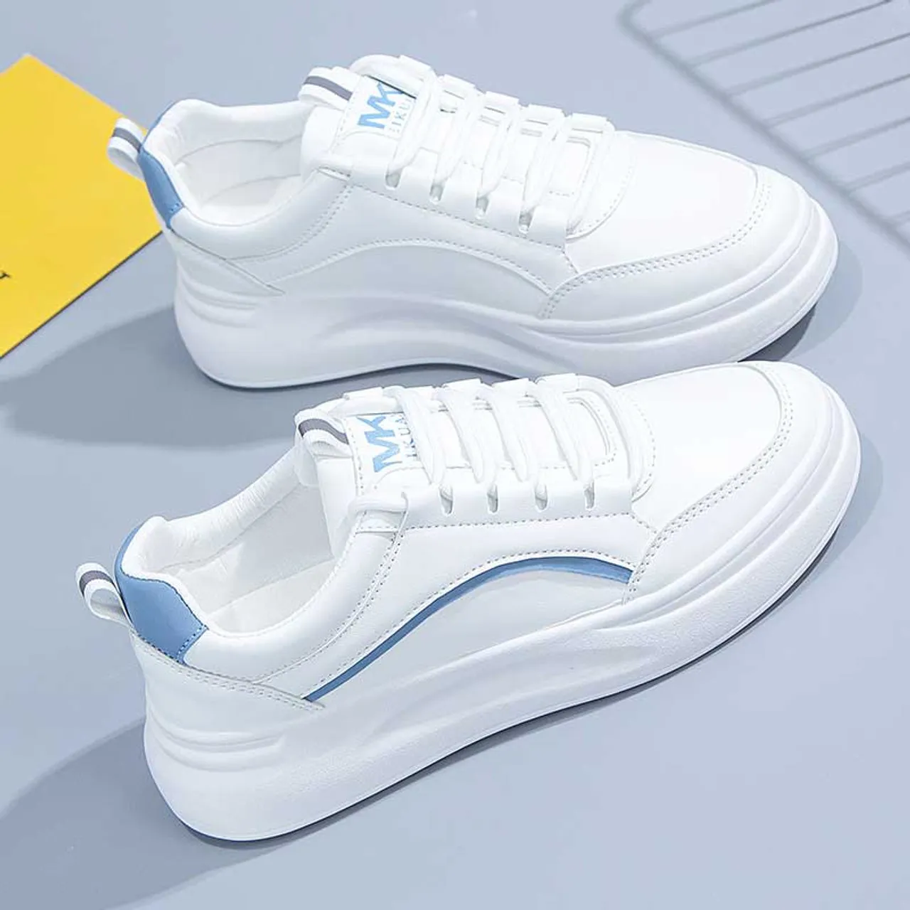 White blue stripe lace up shoe sneaker 2662