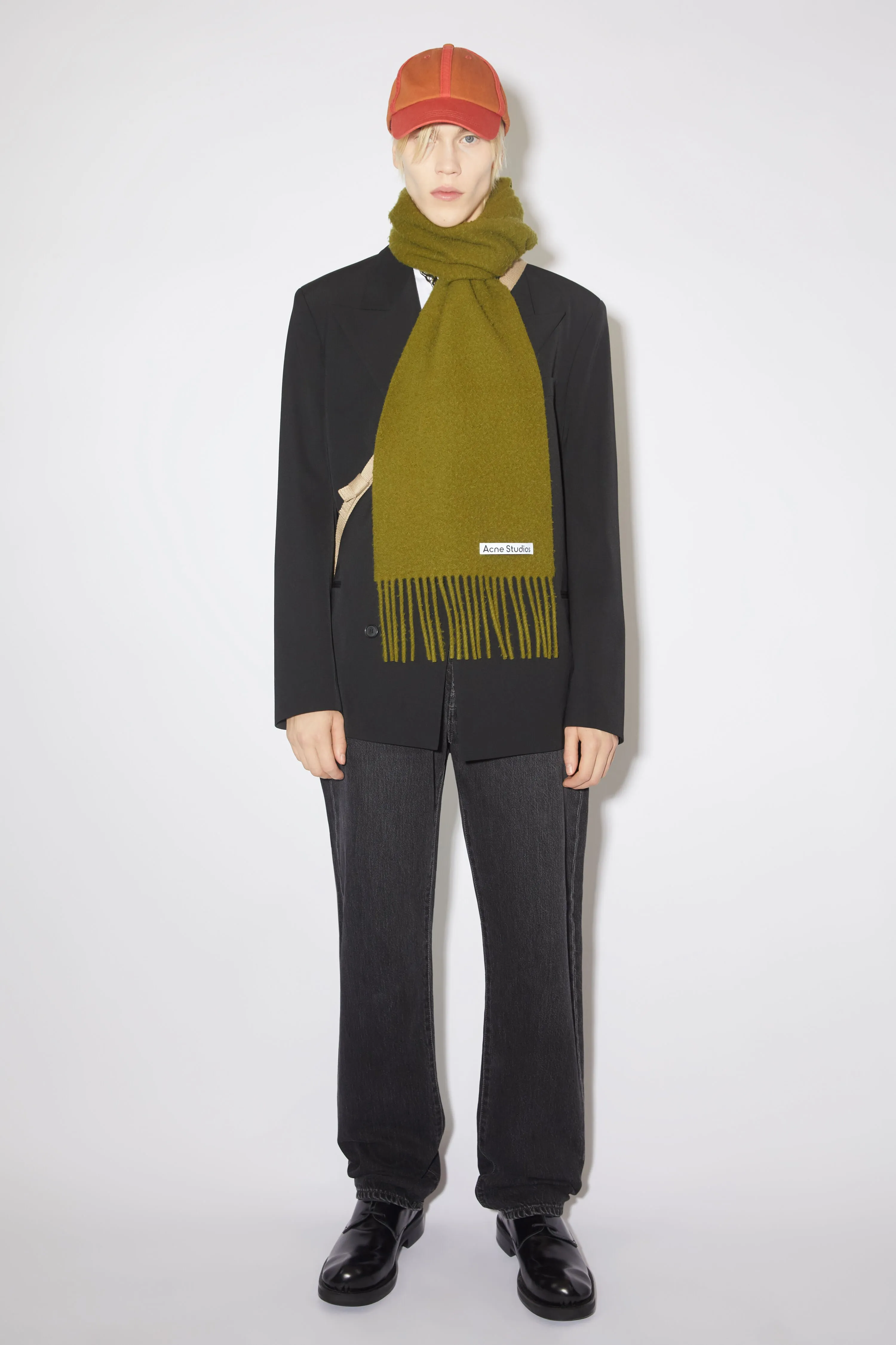 Wool fringe scarf